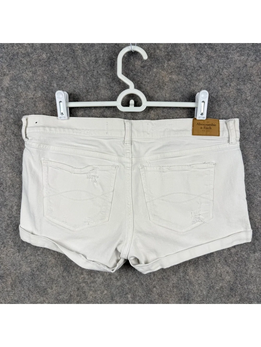 Abercrombie & Fitch White Distressed Denim Booty Shorts Size 10 Waist 30 2” 871